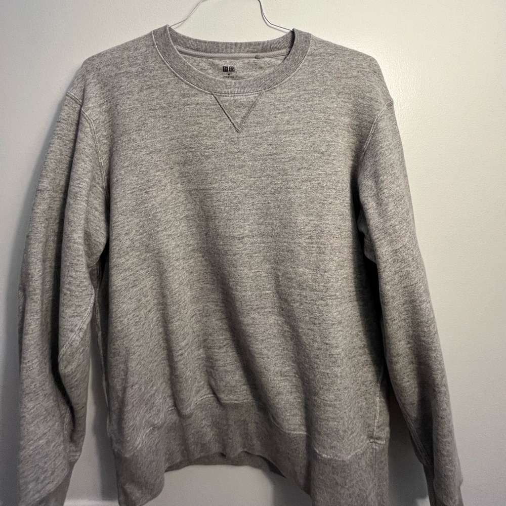 Gray Crewneck sweatshirt
